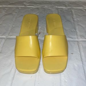 steve madison size 8 yellow shoe